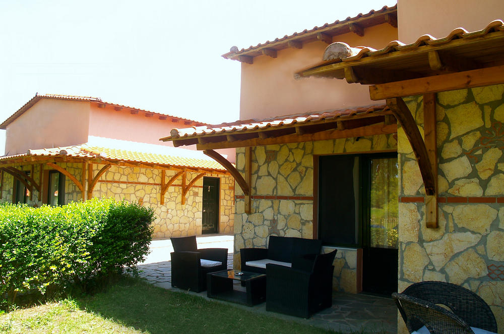 Maisonettes -A