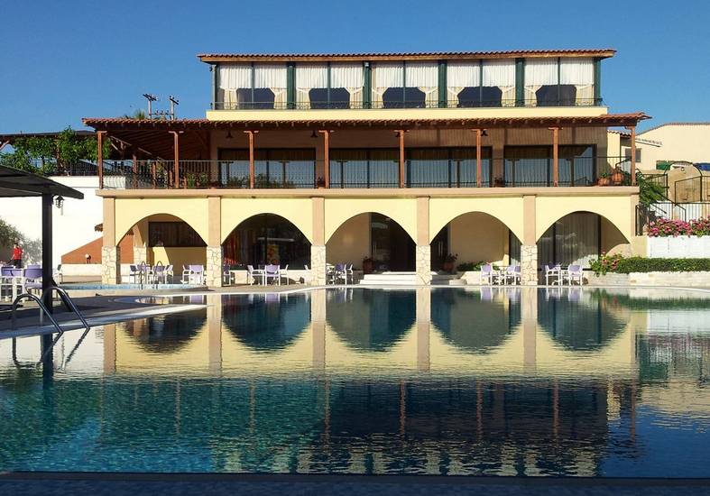 Village Mare hotel 4*